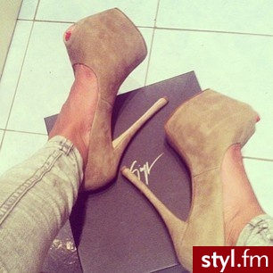 Szpilki Buty Moda