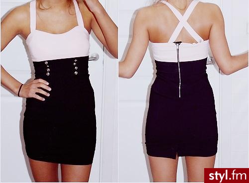 Sukienki Moda