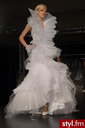 Suknie ślubne zaprezentowane podczas Międzynarodowego Festiwalu Mody Ślubnej TORWAR, sezon 2009 - Suknie ślubne Ślub Moda
