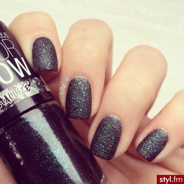 Maybelline Color Show Crystallize LE - 234 Green Depth - Naturalne Paznokcie