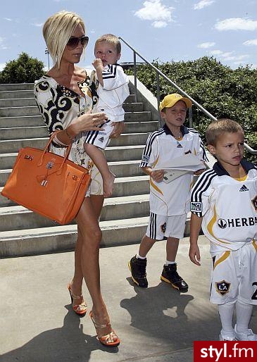 dla mnie ikoną mody jest 
Victoria  Beckham:) - Pozostałe Ciuchy Moda