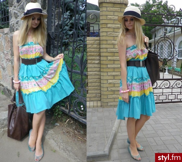 Sukienki Moda