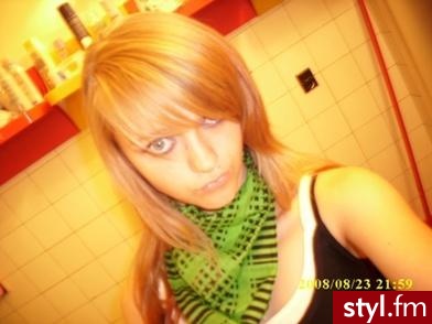 fryzurka ktora mam teraz :)
nie wiem czy to emo ..ale mowia na tak lol - EMO Alternatywne Średnie Fryzury