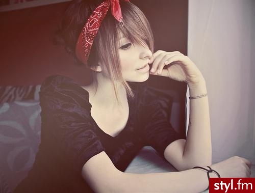 bandana. - Średnie Fryzury