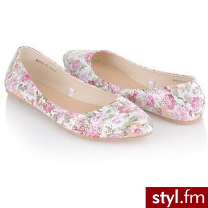 Sequined Floral Flats - Forever21 - Polyvore. Pobrano ze strony: http://www.polyvore.com/sequined_floral_flats/thing?id=29315284 - Pozostałe Buty Moda