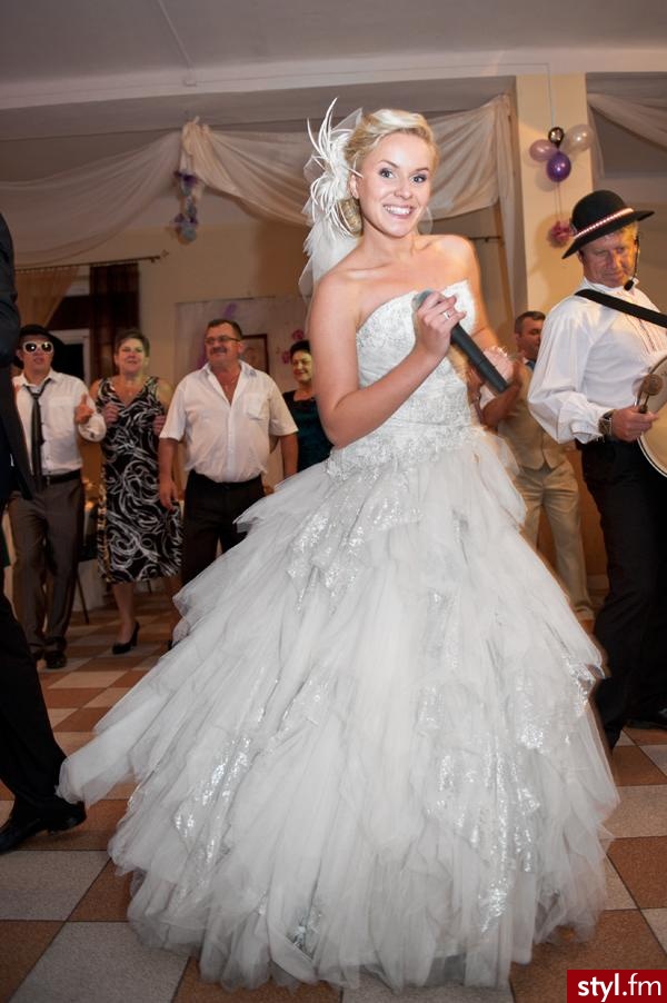 www.chryzantemka.fbl.pl - Suknie ślubne Ślub Moda