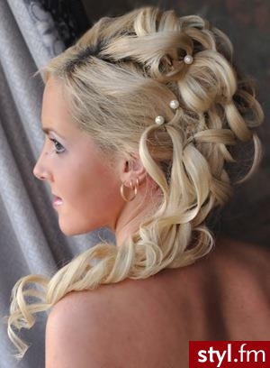 Ślubne Długie Fryzury