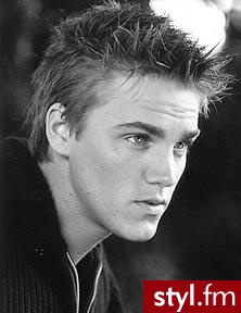 Jeśli jest napisz i podaj link ;) 
Riley Smith - Średnie Męskie Fryzury