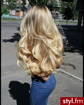 Blond Rozpuszczone Kręcone Na co dzień Długie Fryzury