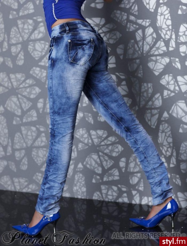 super jeansy z Allegro za 75 zł :) - Pozostałe Ciuchy Moda