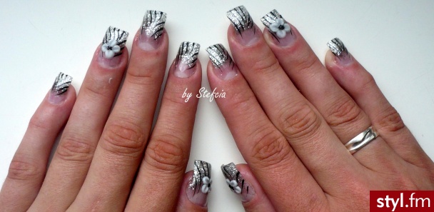 srebrne pazurki. http://nailsofdreams.blog.onet.pl/ - Paznokcie