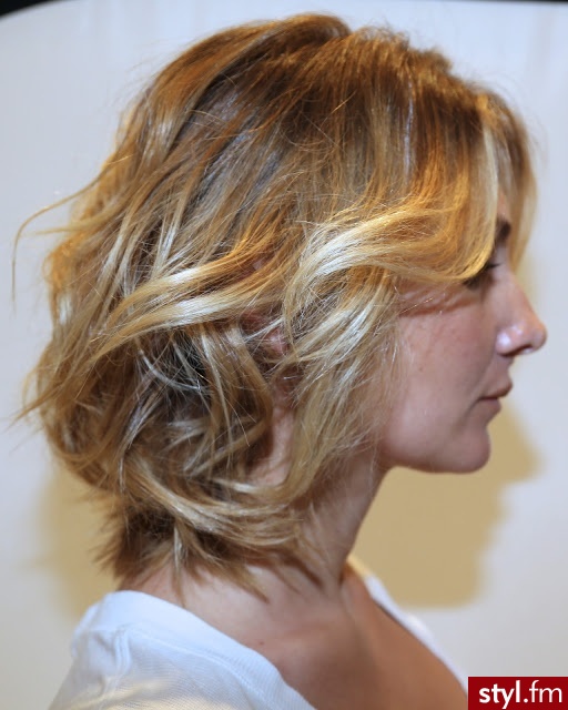 Blond Rozpuszczone Kręcone Na co dzień Średnie Fryzury