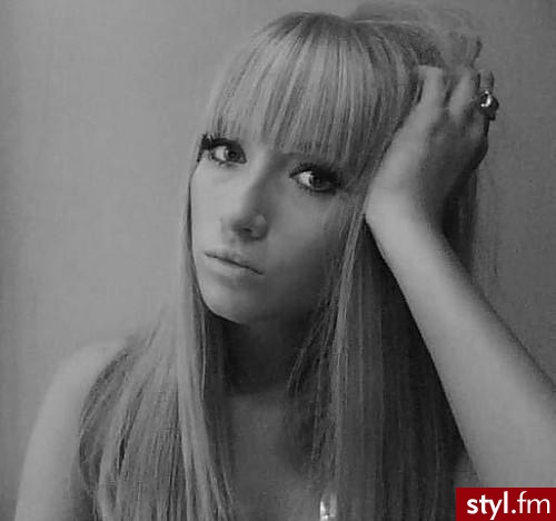 Średnie Fryzury
