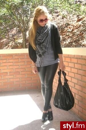Jeżeli zdjęcie znajduje się już w galerii poproszę o link - Moda uliczna Inne Moda
