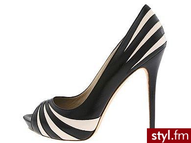 Pantofle Alexander McQueen. Pantofle Alexander McQueen. Kosztują $809 czyli 1 700 złotych i są do kupienia w sklepie Zappos. - Pozostałe Buty Moda