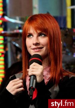 Hayley Williams - Średnie Fryzury