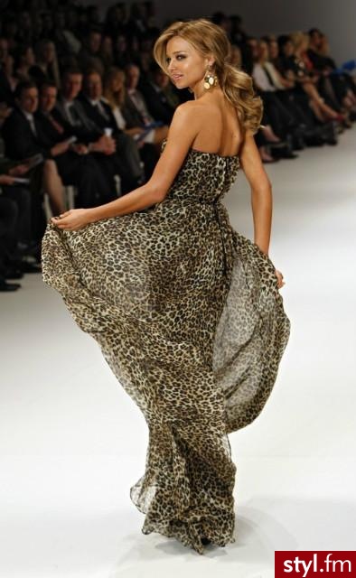 Sukienki Moda
