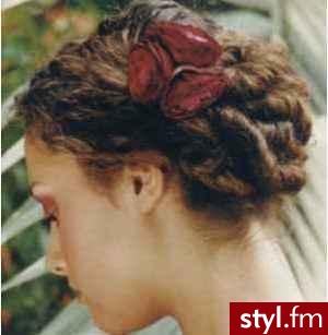 fryzury wieczorowe studniówkowe. Fryzury ślubne, wieczorowe. fryzury wieczorowe studniówkowe - Internetowy Katalog Fryzur IKF.com.pl, propozycje fryzur na każdą okazję np. najlepsze fryzury - Ślubne Średnie Fryzury