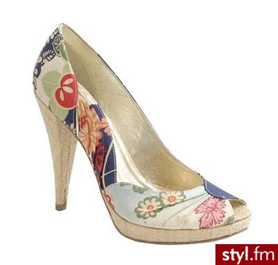 Kwieciste wysokie obcasy o stonowanych kolorach od Steve Madden za 89$ - Pozostałe Buty Moda