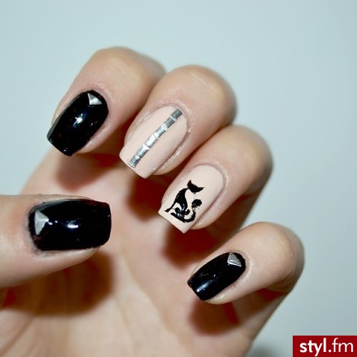 https://www.facebook.com/pages/Blondi-Nails/401325363307849 - Paznokcie