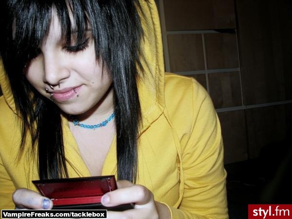 jest już? Daj link- usunę. - EMO Alternatywne Średnie Fryzury