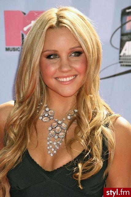 Amanda Bynes - Kręcone Na co dzień Średnie Fryzury