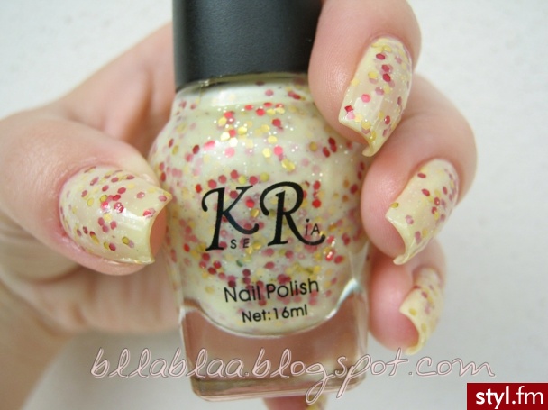 http://bllablaa.blogspot.com/2013/08/sodki-jogurtowy-lakier.html - Kwadratowe Naturalne Paznokcie