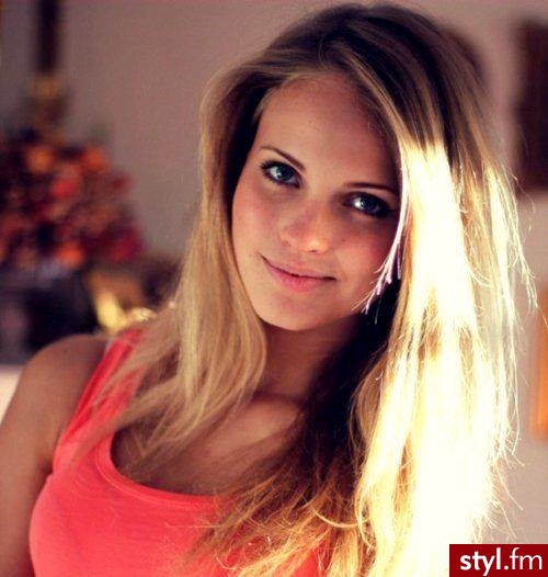 Średnie Fryzury