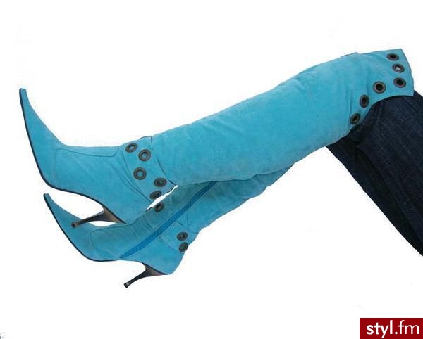 mi się nie podobają...ale takie buty kiedyś były modne xD i pewnie wtedy by mi się podobały ;DD - Pozostałe Buty Moda