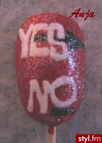 yes- no. To powinno byc tak, że na jednej łapce Yes na drugiej No ;) - Paznokcie