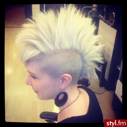 Blond Punk Rock Alternatywne Krótkie Fryzury