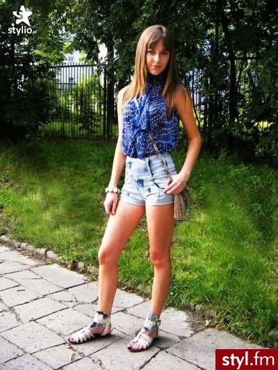 Jeżeli zdjęcie znajduje się już w galerii poproszę o link - Moda uliczna Inne Moda