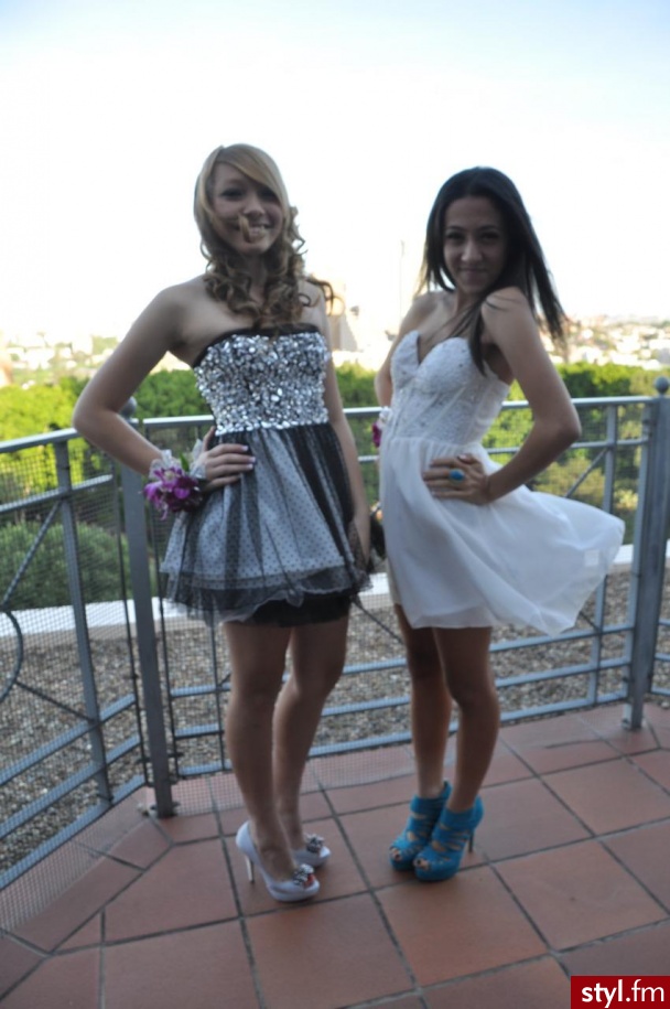 Sukienki Moda
