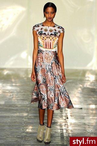 Sukienki Moda