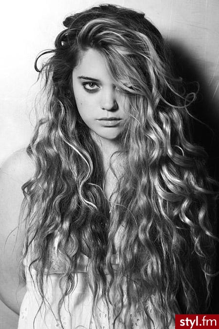 Sky Ferreira - Kręcone Na co dzień Długie Fryzury