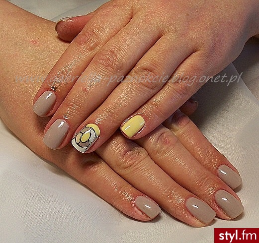 Manicure hybrydowy - Kwadratowe Żelami Naturalne Paznokcie