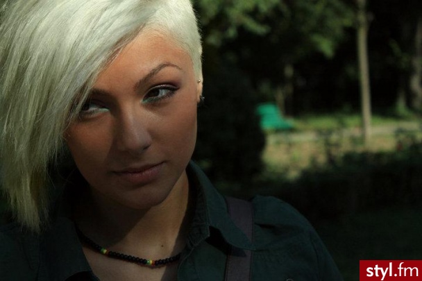 Średnie Fryzury