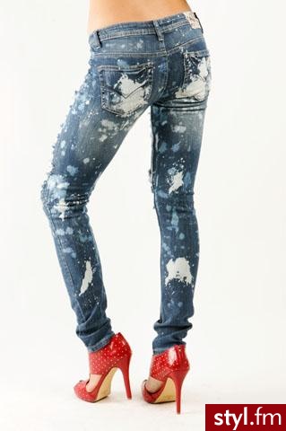 potargane, wyplamione i co najważniejsze podziurawione, jeansy. - 70$ - Pozostałe Ciuchy Moda