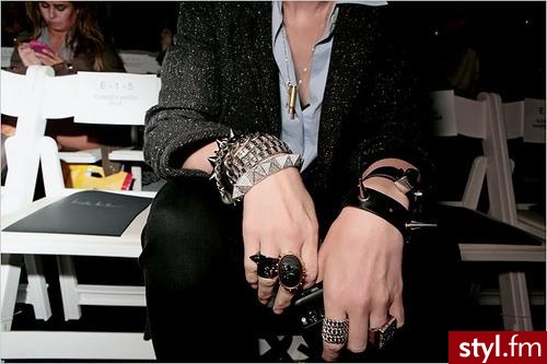 Jeżeli zdjęcie znajduje się już w galerii poproszę o link - Pozostałe Dodatki Moda