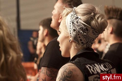 Blond Upięcie Proste Na co dzień Średnie Fryzury