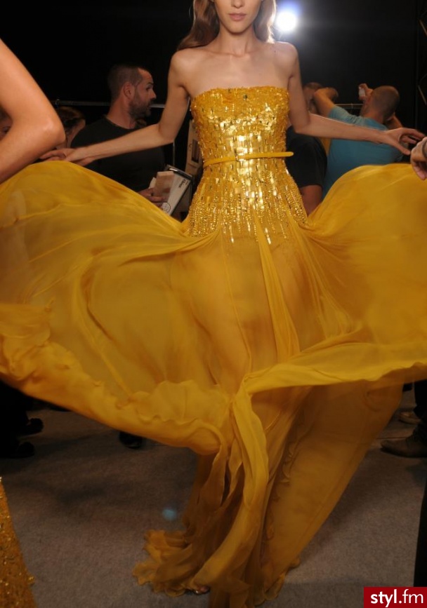Sukienki Moda