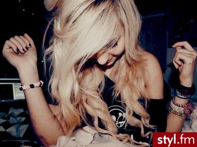 Blond Rozpuszczone Kręcone Na co dzień Długie Fryzury