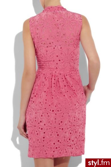 sukienka Moschino Cheap and Chic. sukienka Moschino Cheap and Chic 
Cena: 833 euro, około 3 250 zł

Kupisz w sklepie Net-a-Porter - Pozostałe Ciuchy Moda