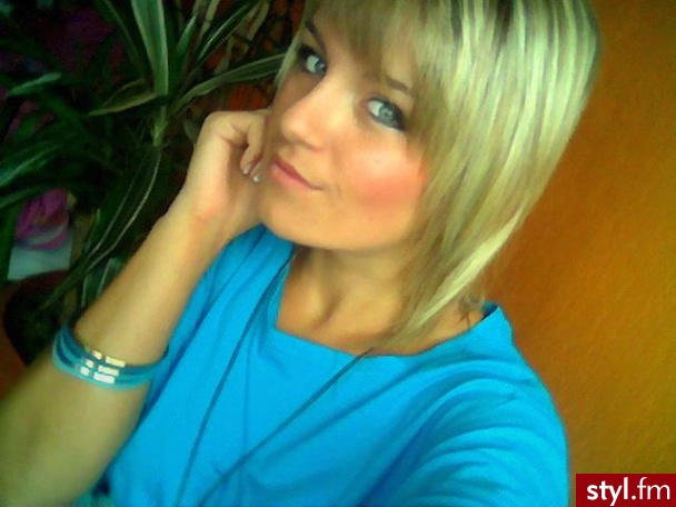 Średnie Fryzury