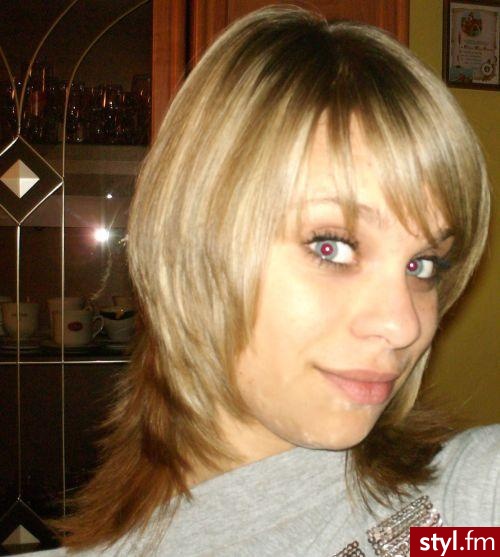 Średnie Fryzury