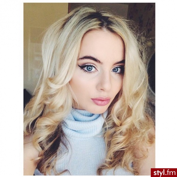 Blond Rozpuszczone Kręcone Na co dzień Średnie Fryzury