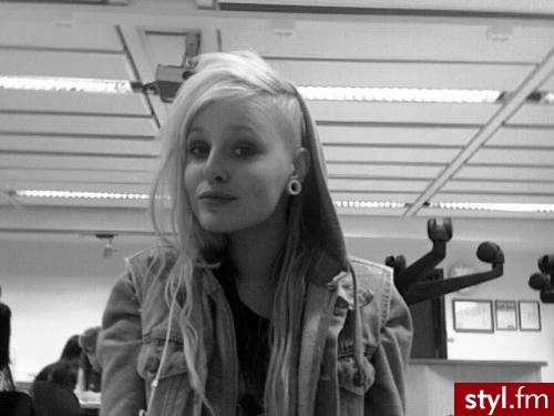 Średnie Fryzury