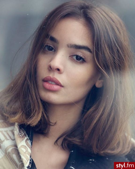 Średnie Fryzury