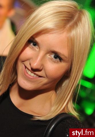 Średnie Fryzury