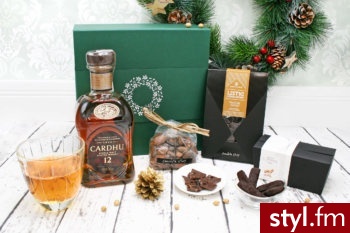 Eleganckie zestawy prezentowe z alkoholem https://experiago.pl/zestawy-prezentowe-kosze-podarunkowe/ - Misz-masz